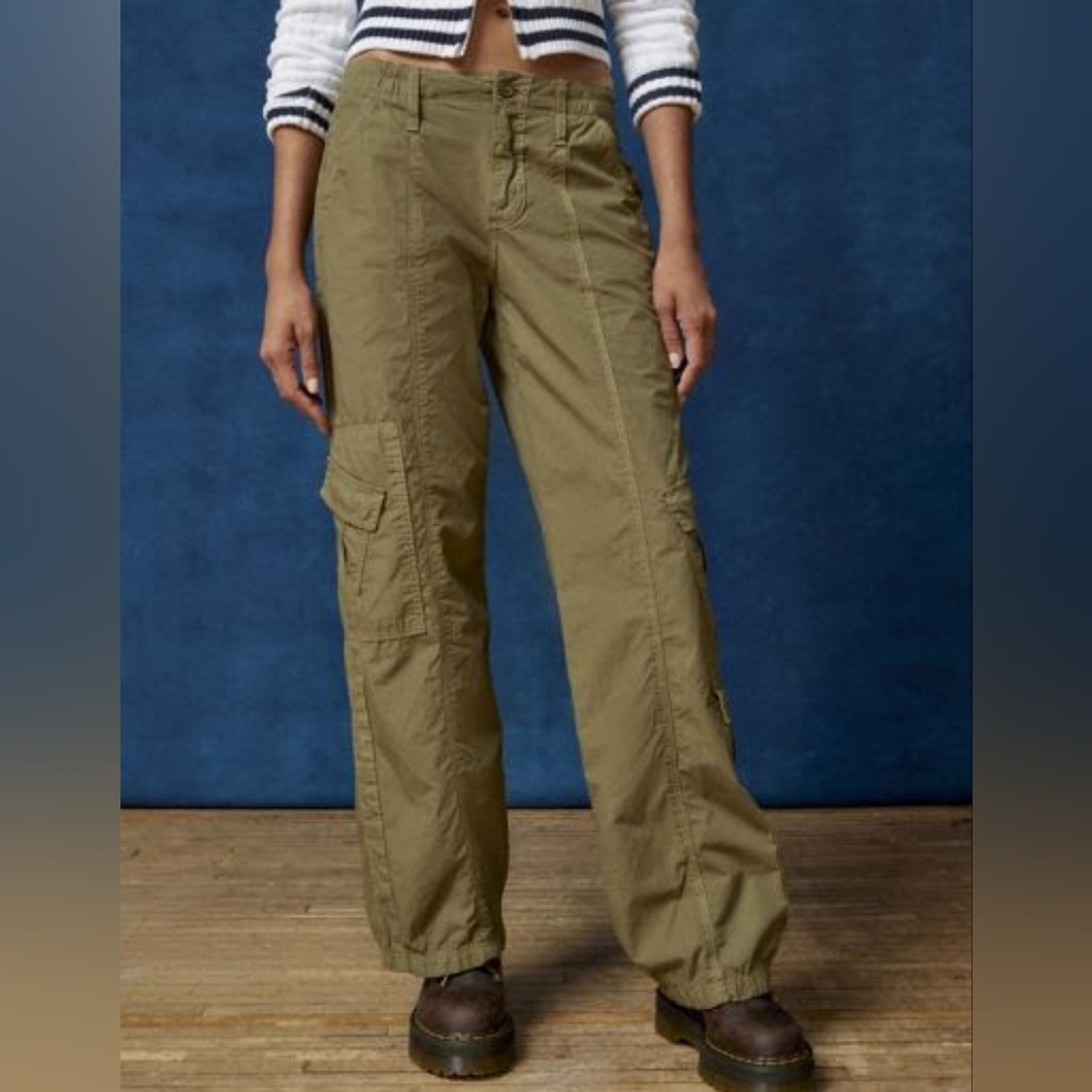 Urban Outfitters BDG Y2K Low Rise Relaxed Utility Cargo Pants Size S